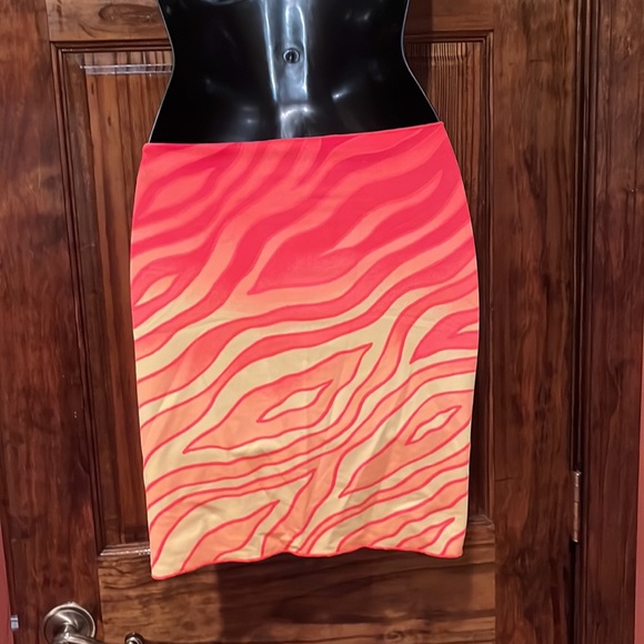 Tiger Striped Sarong - Picture 4 of 6